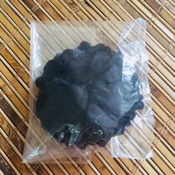 Buji Baja by Hat Attack Coco Flower Pin - Picture 3 of 3